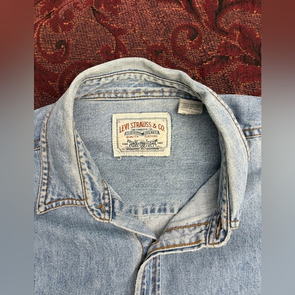 90s Levi’s Orange Tab Denim Shirt - Picture 3 of 6